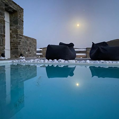 Parian White Luxury Apartments パロス島 エクステリア 写真