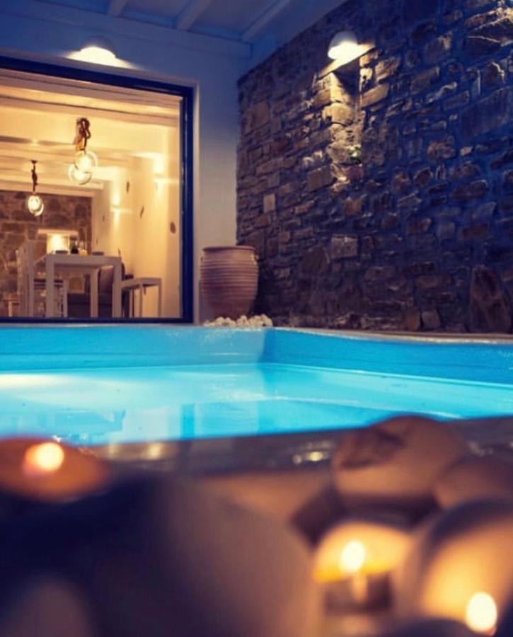 Parian White Luxury Apartments パロス島 エクステリア 写真