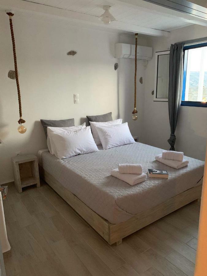 Parian White Luxury Apartments パロス島 エクステリア 写真