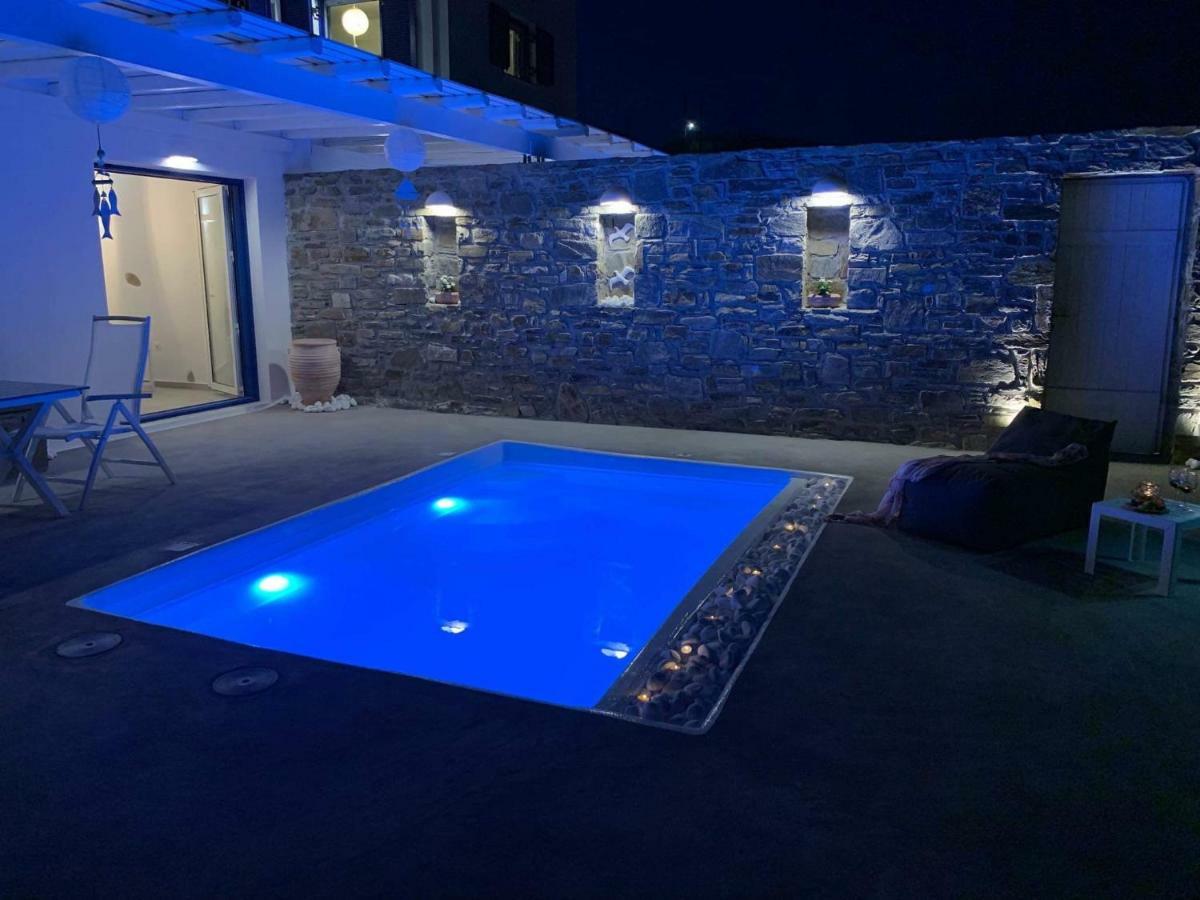 Parian White Luxury Apartments パロス島 エクステリア 写真