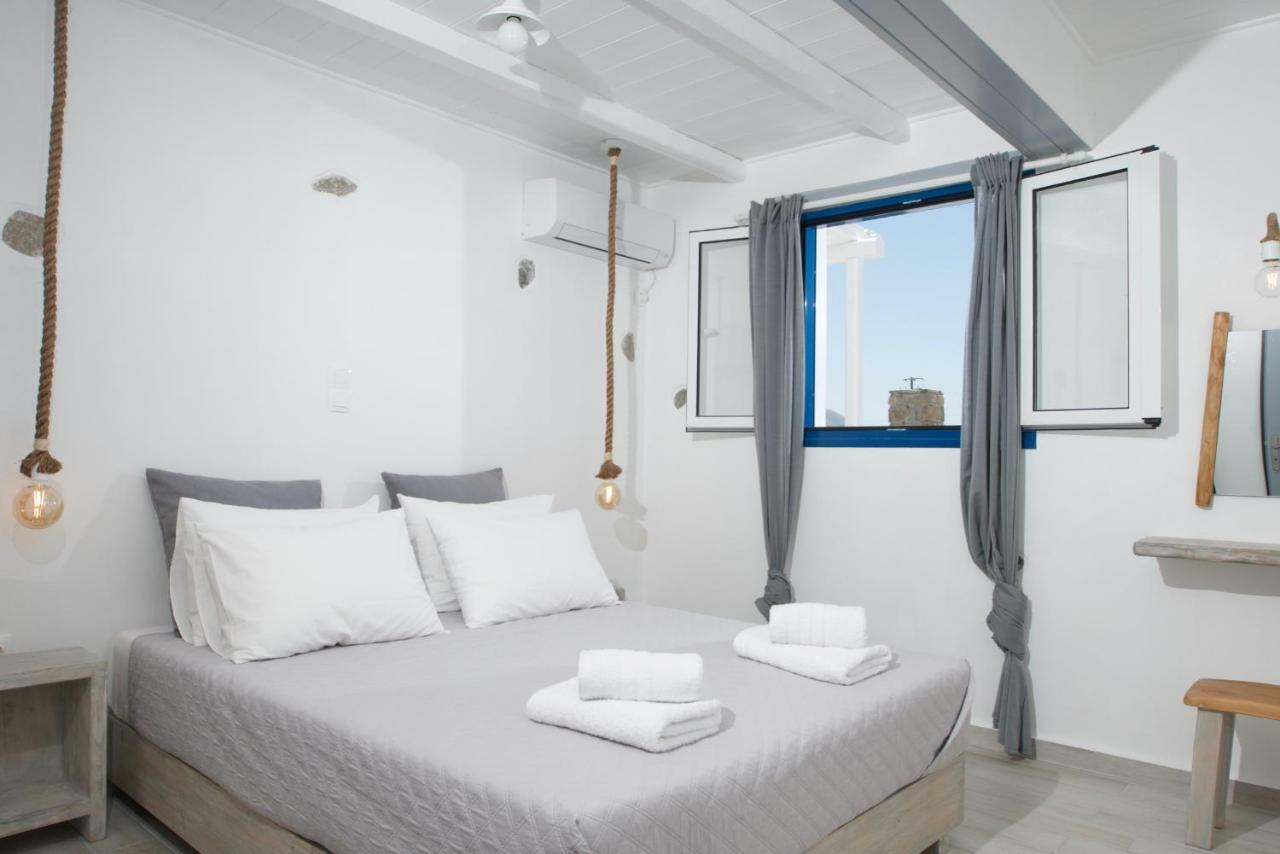 Parian White Luxury Apartments パロス島 エクステリア 写真
