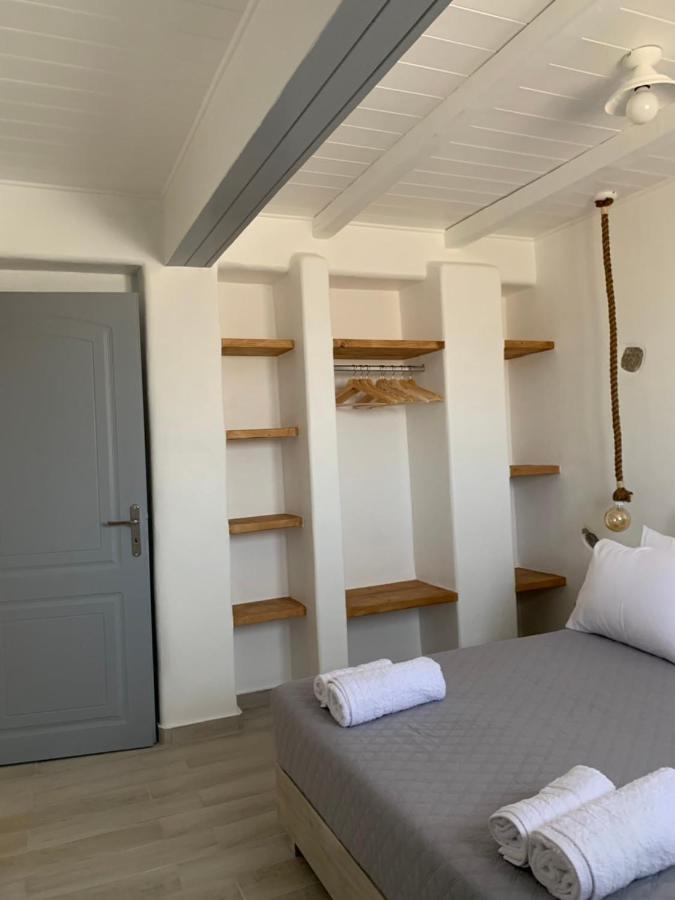 Parian White Luxury Apartments パロス島 エクステリア 写真