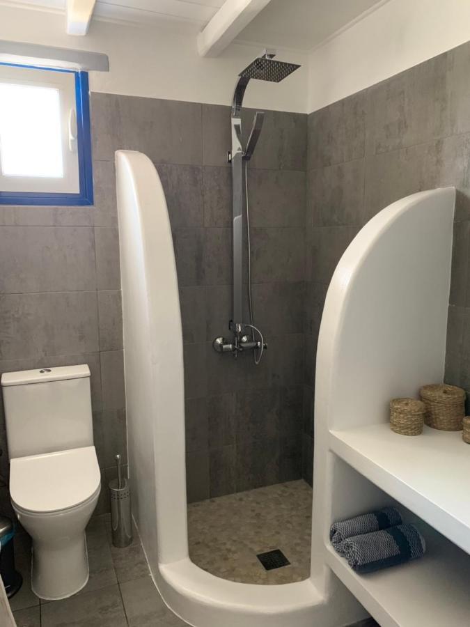 Parian White Luxury Apartments パロス島 エクステリア 写真